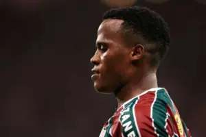 Palmeiras assina e aguarda exames para anúncio de Jhon Arias