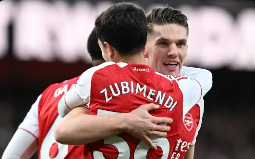 INGLÊS: Arsenal vence Sunderland e mantém vantagem na ponta