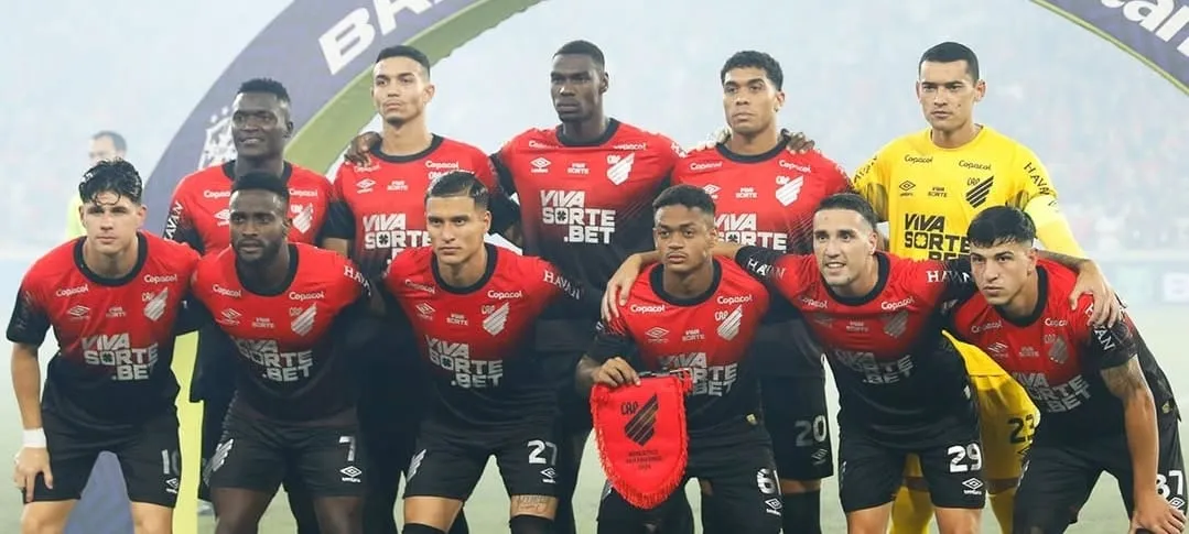 Jogadores do Athletico-PR reunidos (Foto: Duda Matoso-CAP)