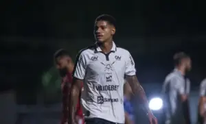 Atlético-GO contrata Marrony, ex-Vasco e Fluminense
