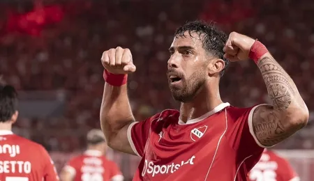 Fluminense enfrenta resistência argentina por centroavante