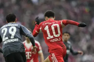 ALEMÃO: Bayern de Munique leva susto, mas vence Frankfurt