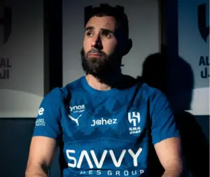 Benzema exalta elenco e chega com ambição no Al-Hilal: 