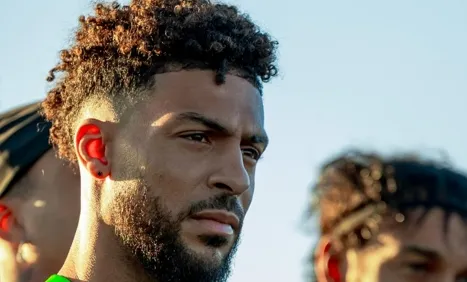 Fluminense avança por Bouanga, mas espera aval final do Los Angeles