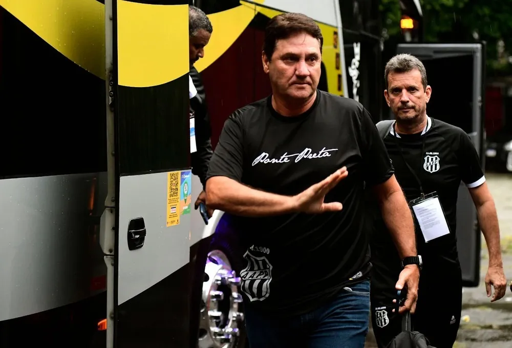 Ponte Preta encaminha acerto com novo técnico (Foto: Marcos Ribolli/Ponte)