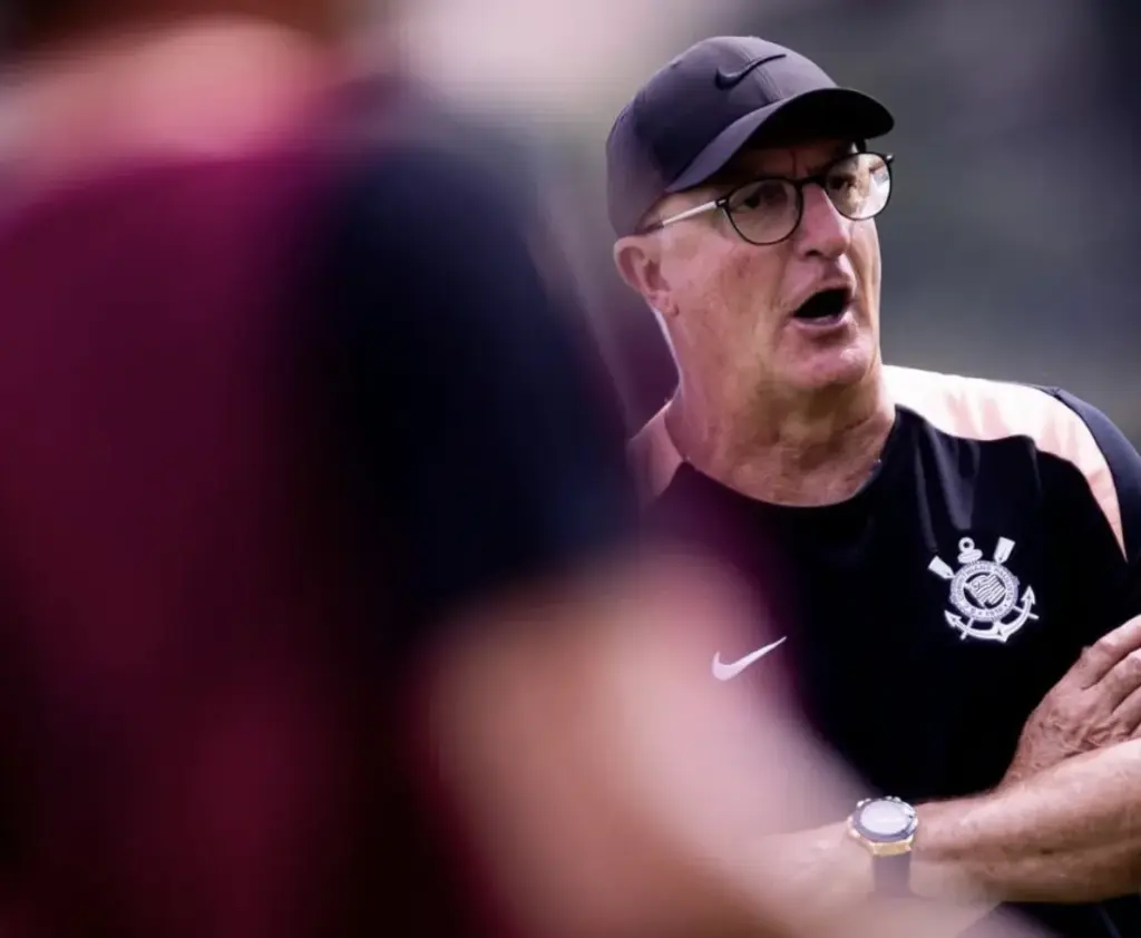 Dorival diz que surto de virose atrapalhou Corinthians: 'Ninguém acreditava'