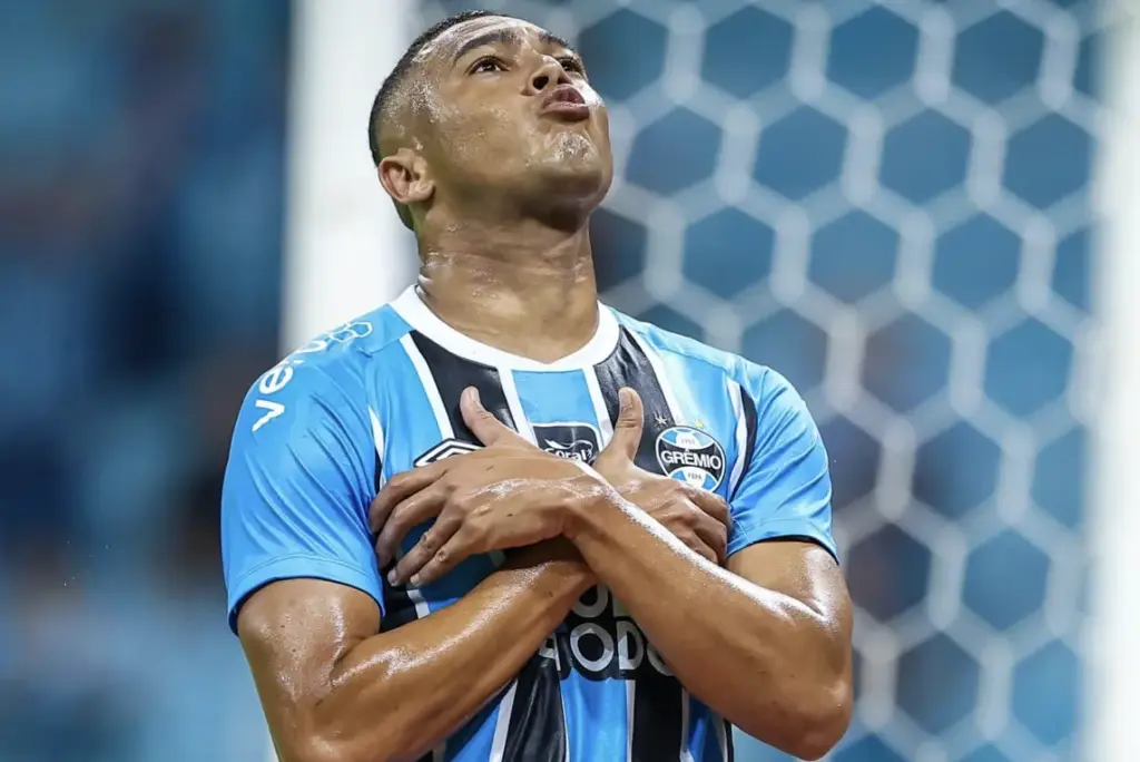 Seleção FI da 2ª rodada do Brasileirão tem destaques do Palmeiras e hat-trick do Grêmio