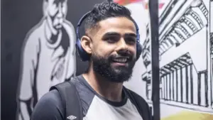 Coritiba encaminha acerto com Felipe Jonatan, ex-Santos