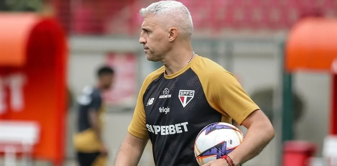 Crespo durante treino do São Paulo (Foto: Anuar Sayed-SPFC)