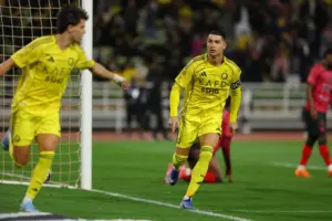 Cristiano Ronaldo faz dois gols e conquista 1º título com Al-Nassr