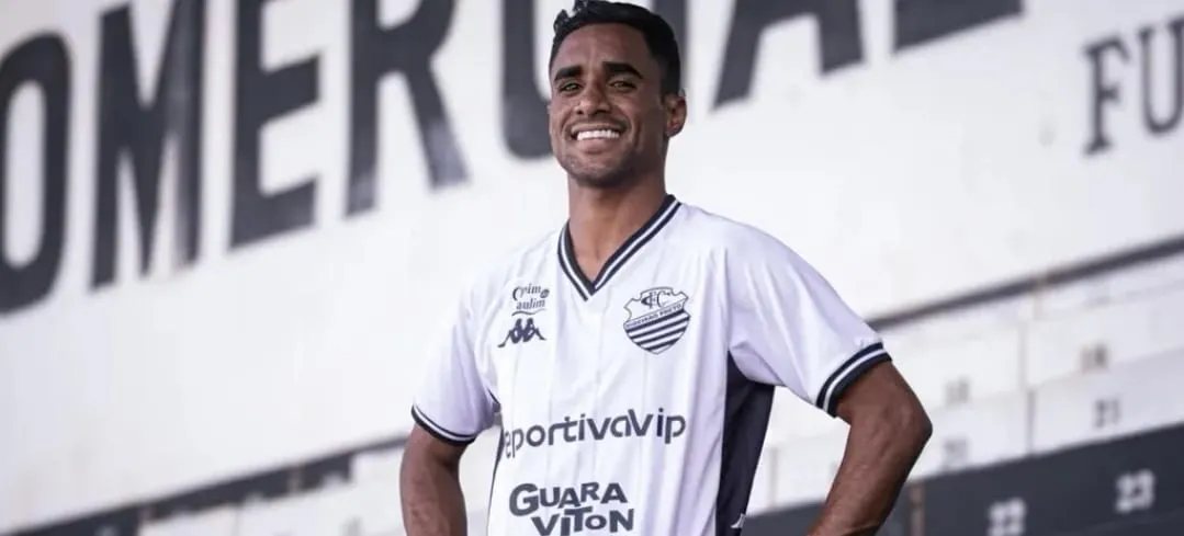 David Robson é oficializado pelo Comercial (Foto: Bárbara Pires-Comercial FC)