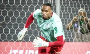 Palmeiras vê Carlos Miguel evoluir e assumir titularidade