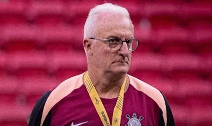 Corinthians: Dorival alerta torcida e cobra reforços após título da Supercopa