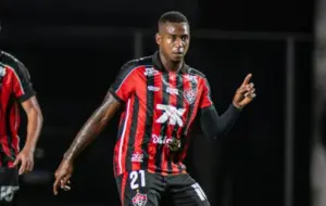 Dudu será titular no Vitória após atuação contra o Palmeiras