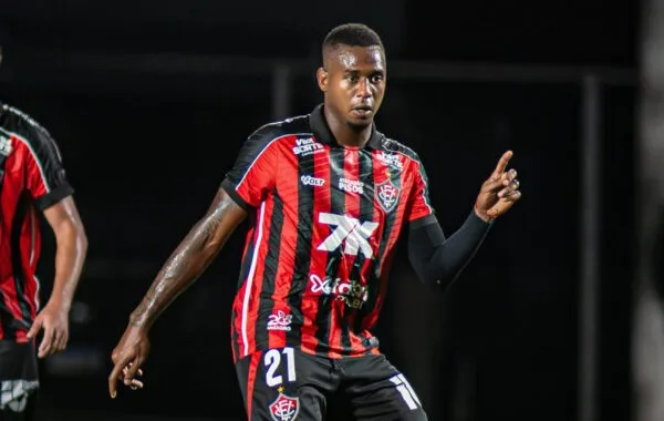 Dudu será titular no Vitória após atuação contra o Palmeiras (Foto: Victor Ferreira/ECV)