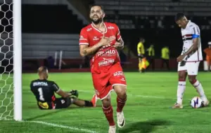 Atacante puxa fila e deixa o Capivariano após campanha histórica