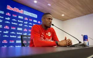 Red Bull Bragantino multa zagueiro após declarações machistas