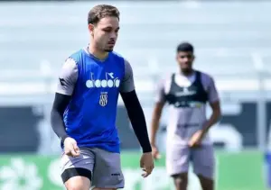 Meia encerra ciclo na Ponte Preta após fim de contrato