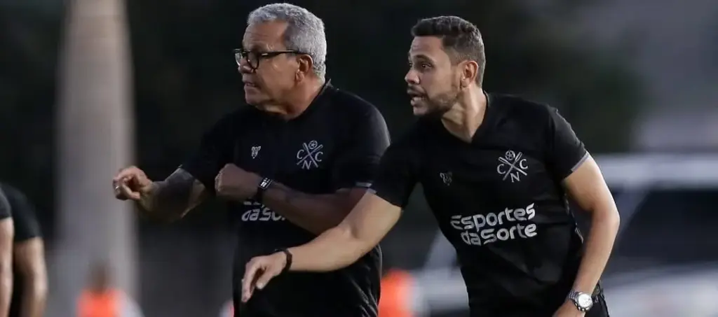 Hélio dos Anjos pede cautela ao Náutico no mata-mata