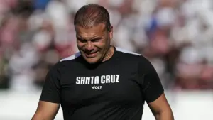 Santa Cruz demite Harlei Menezes após eliminação no Estadual