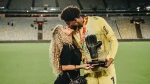 Noiva de Hugo Souza rebate Marcos após comentário sobre caso de racismo