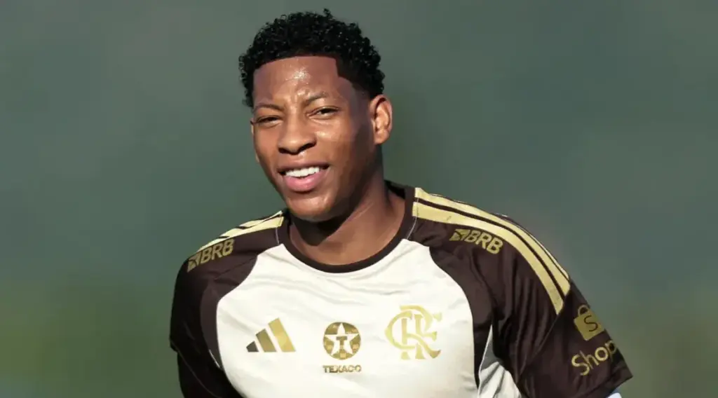 Expulso em 2025, Gonzalo Plata desfalca na ida da final da Recopa