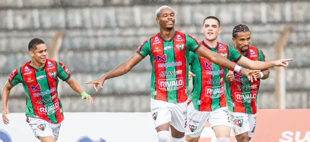 Taquaritinga 3 x 0 Penapolense - Líder “pipoca” em jogo de um time só!