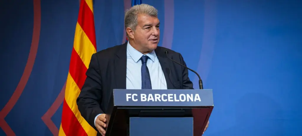 Laporta renuncia para buscar terceiro mandato presidencial no Barcelona