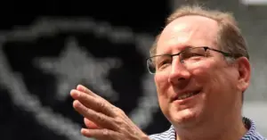 Botafogo vive nova disputa judicial envolvendo John Textor e SAF