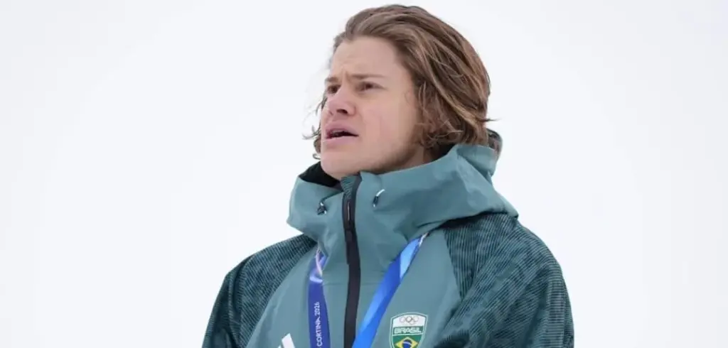 Lucas Pinheiro Braathen cai na primeira descida e é eliminado no slalom