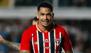 São Paulo monitora Luciano após atacante sentir dores na coxa