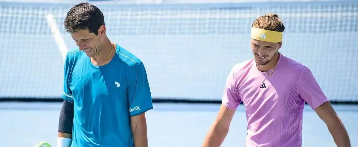 Marcelo Melo ao lado de Alexander Zverev (Foto: Divulgação-ATP)