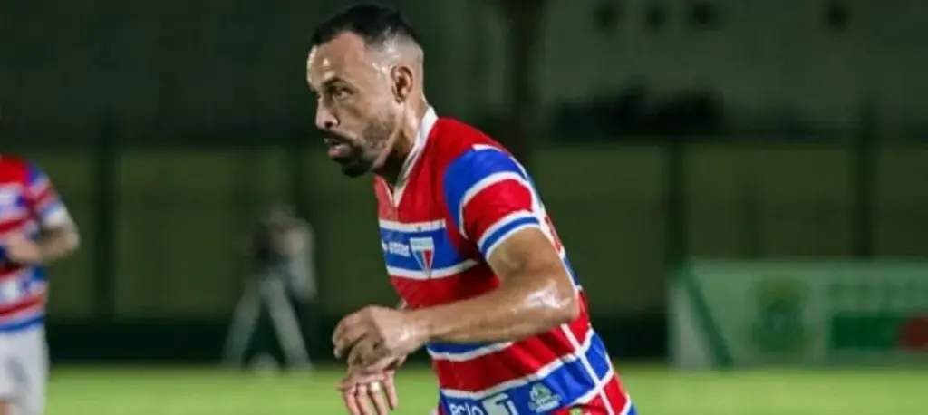 Santos tenta a contratação de atacante ex-Ponte Preta