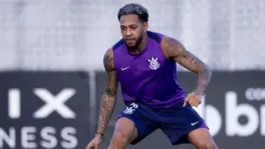 Martínez sofre lesão grave no joelho e deve perder restante da temporada no Corinthians