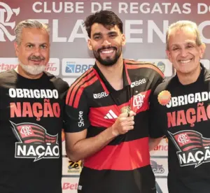 Paquetá é apresentado no Flamengo após vice da Supercopa e cita gol perdido: 'Eu não dormi'