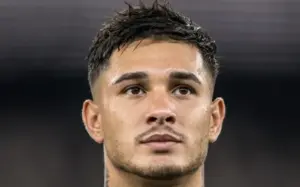 Botafogo: Lateral desabafa após críticas da torcida