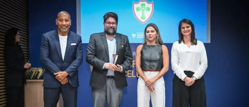 Portuguesa recebe Prêmio de Excelência de programa da FPF