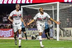 Lucas vibra com sequência no São Paulo e minimiza calendário apertado