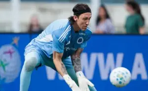 Mineiro: Cássio tem estiramento no joelho detectado e desfalca Cruzeiro na final