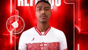 CRB acerta empréstimo de zagueiro do Vasco