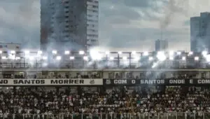 Santos tem Vila Belmiro e CT pichados em protesto por mudanças
