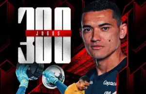 Athletico celebra 300 jogos do goleiro Santos no Brasileirão