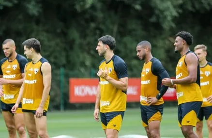 São Paulo chega invicto para enfrentar o Palmeiras