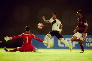 BRASILEIRÃO SUB-20: Vasco goleia Flamengo e Palmeiras empata com São Paulo