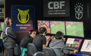 IFAB anuncia ampliação do protocolo do VAR e regras 'anti-cera'