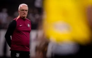 Dorival Júnior vibra com os "Filhos do Terrão"