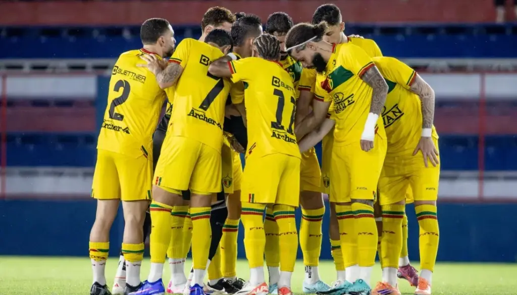 CATARINENSE: Brusque larga na frente na semi contra a Chapecoense