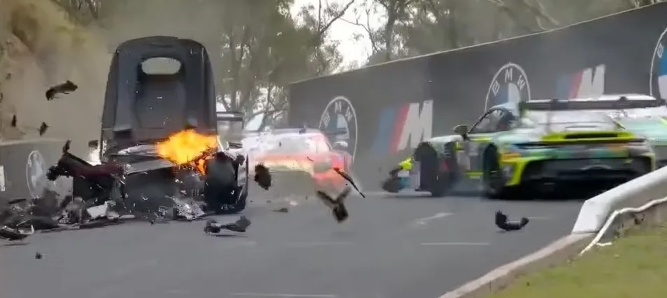 Canguru é atropelado nas 12 Horas de Bathurst 2026, na Austrália