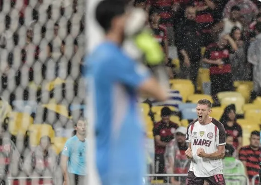 Lanús cala o Maracanã