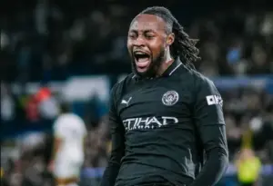 INGLÊS: City vence Leeds e pressiona líder Arsenal; Liverpool goleia West Ham